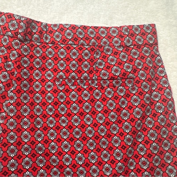 Banana Republic Red Geometric Flat Front Plaid Shorts - Picture 8 of 10